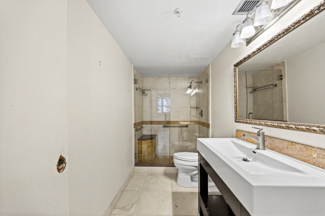 合同活跃: $280,000 (2 贝兹, 2 浴室, 1069 平方英尺)