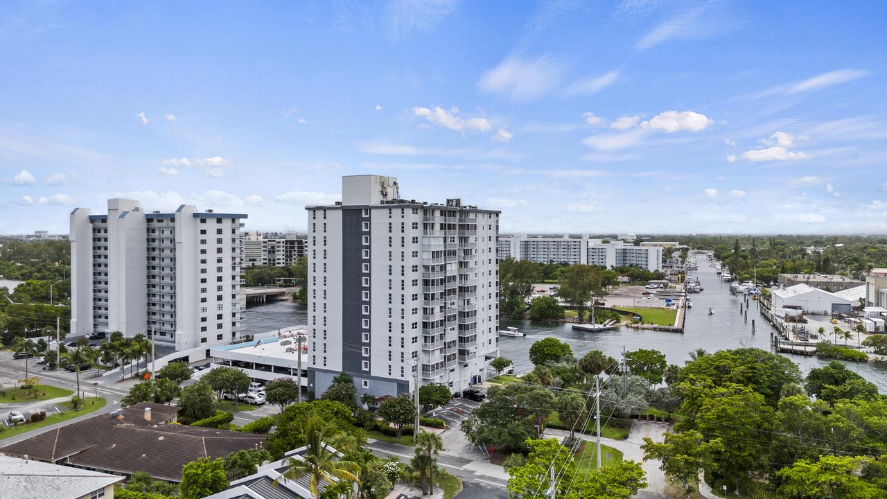 合同活跃: $280,000 (2 贝兹, 2 浴室, 1069 平方英尺)