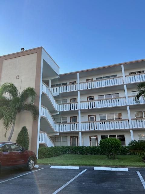 待售: $110,000 (2 贝兹, 1 浴室, 861 平方英尺)