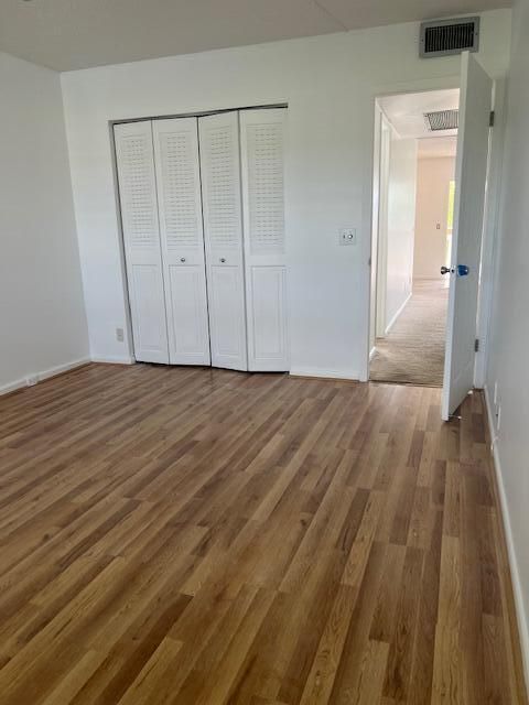 待售: $110,000 (2 贝兹, 1 浴室, 861 平方英尺)