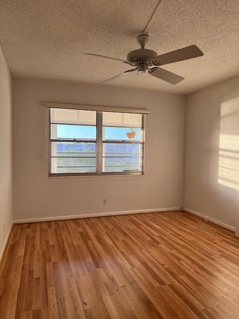 待售: $110,000 (2 贝兹, 1 浴室, 861 平方英尺)