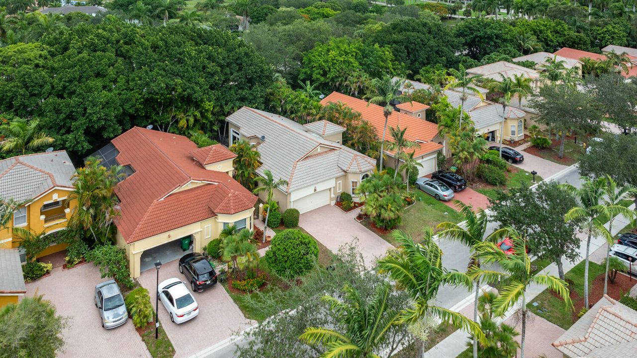 Activo con contrato: $629,900 (3 camas, 2 baños, 2230 Pies cuadrados)