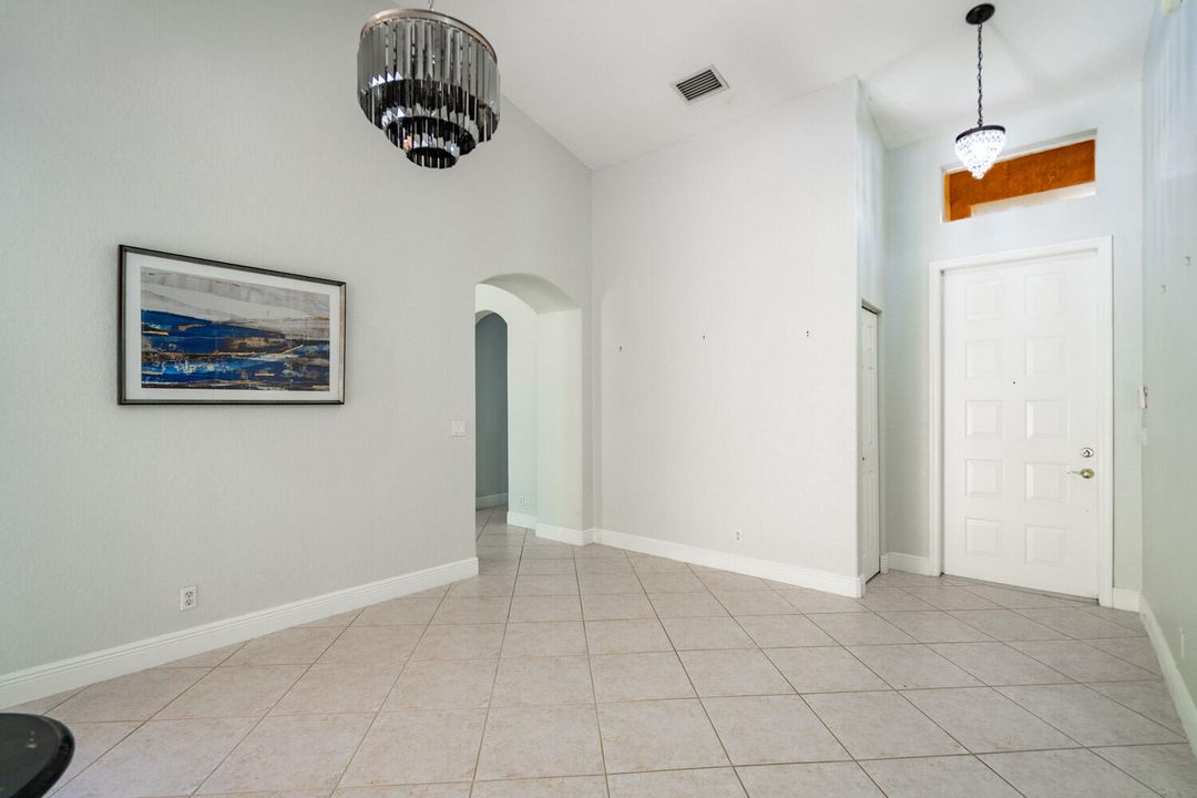 Activo con contrato: $629,900 (3 camas, 2 baños, 2230 Pies cuadrados)