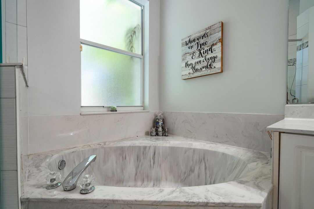 Activo con contrato: $629,900 (3 camas, 2 baños, 2230 Pies cuadrados)