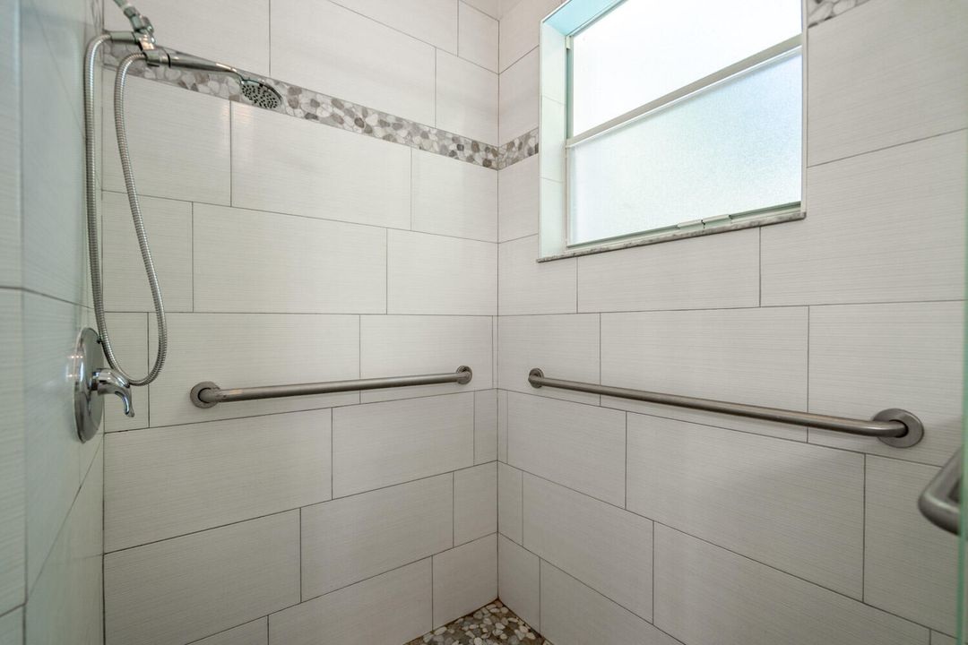 Activo con contrato: $629,900 (3 camas, 2 baños, 2230 Pies cuadrados)