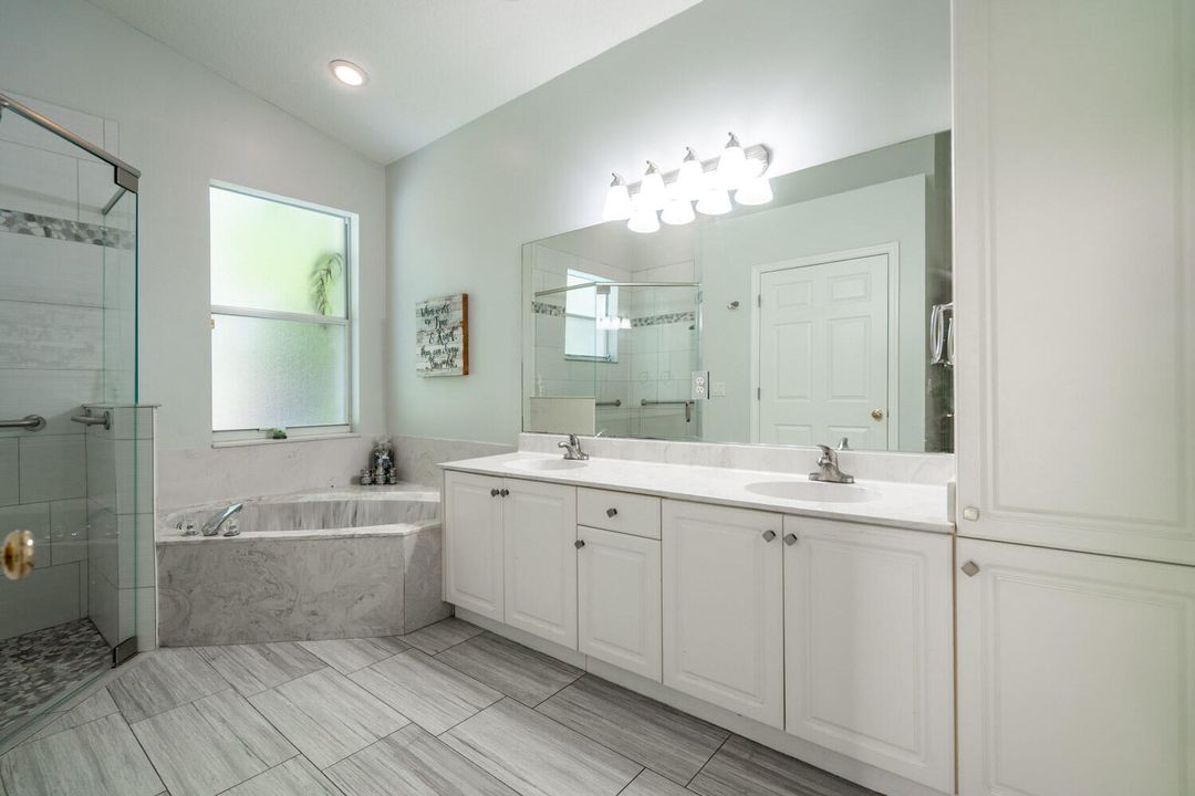 Activo con contrato: $629,900 (3 camas, 2 baños, 2230 Pies cuadrados)