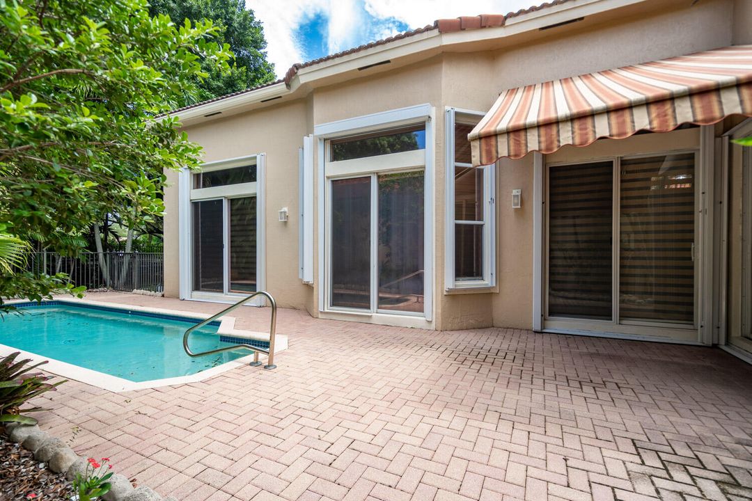 Activo con contrato: $629,900 (3 camas, 2 baños, 2230 Pies cuadrados)