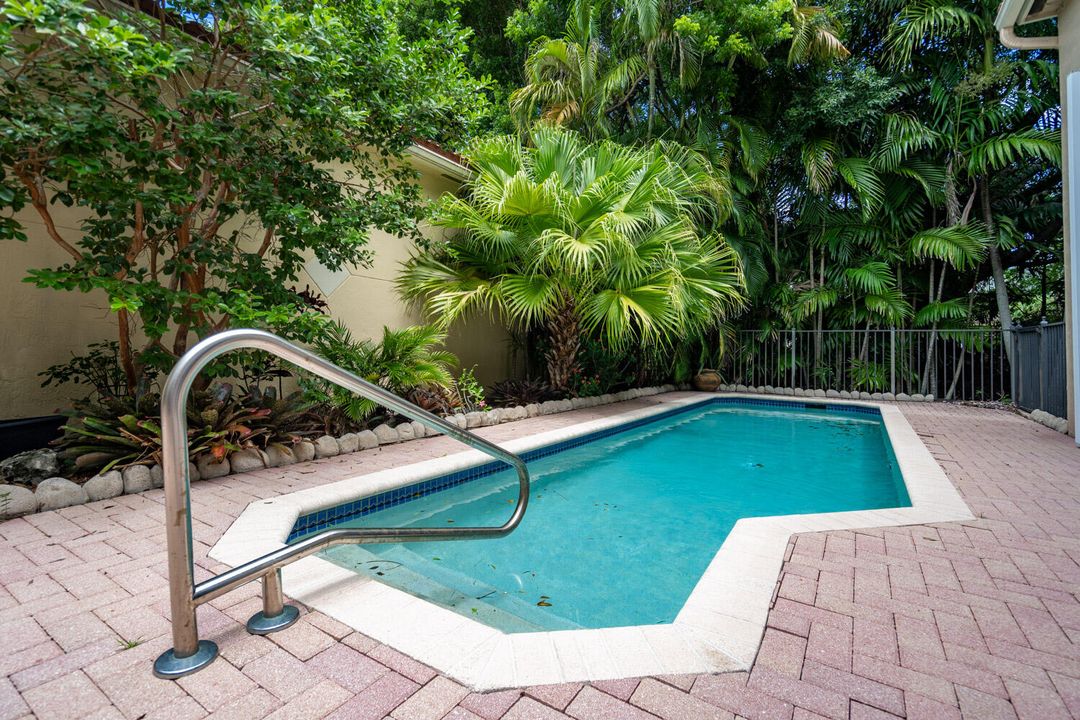 Activo con contrato: $629,900 (3 camas, 2 baños, 2230 Pies cuadrados)