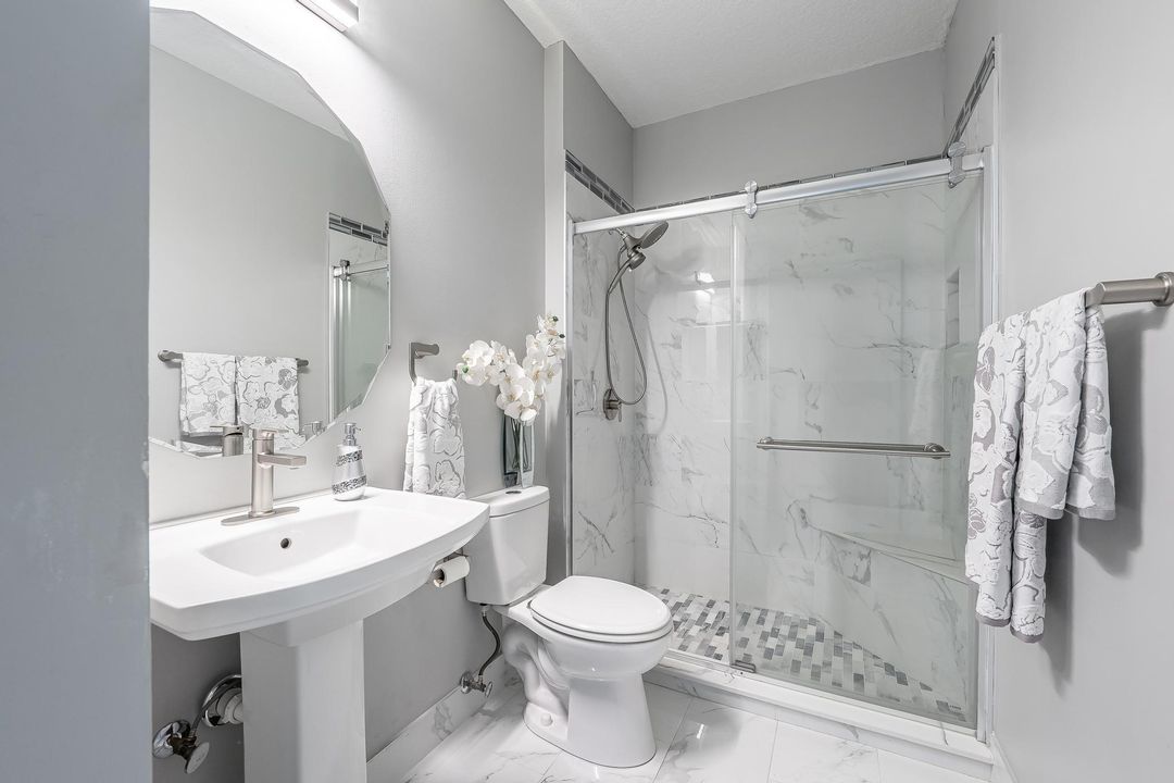 合同活跃: $379,996 (3 贝兹, 2 浴室, 1314 平方英尺)