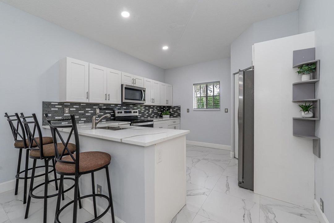 合同活跃: $379,996 (3 贝兹, 2 浴室, 1314 平方英尺)