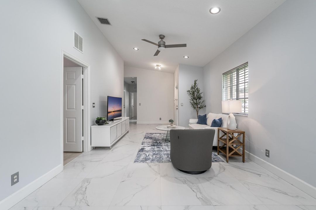 合同活跃: $379,996 (3 贝兹, 2 浴室, 1314 平方英尺)