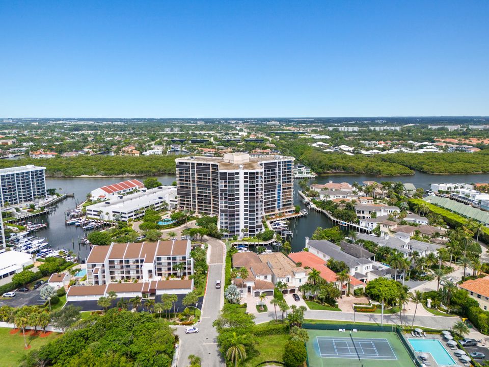 Active With Contract: $790,000 (2 beds, 2 baths, 1500 Square Feet)