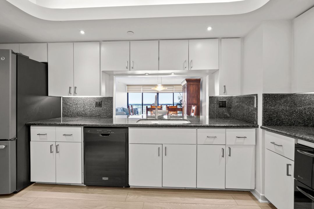 Active With Contract: $790,000 (2 beds, 2 baths, 1500 Square Feet)