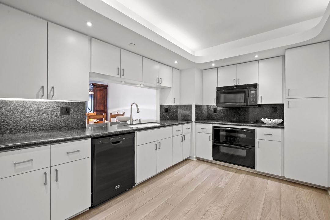 Active With Contract: $790,000 (2 beds, 2 baths, 1500 Square Feet)