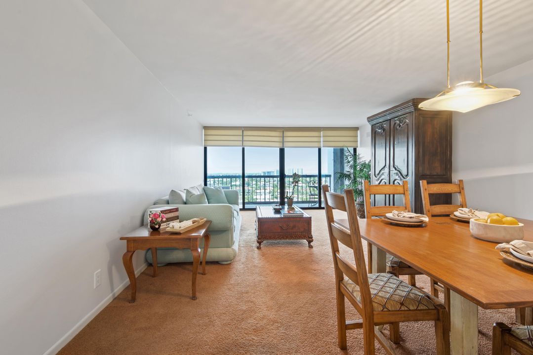 Active With Contract: $790,000 (2 beds, 2 baths, 1500 Square Feet)