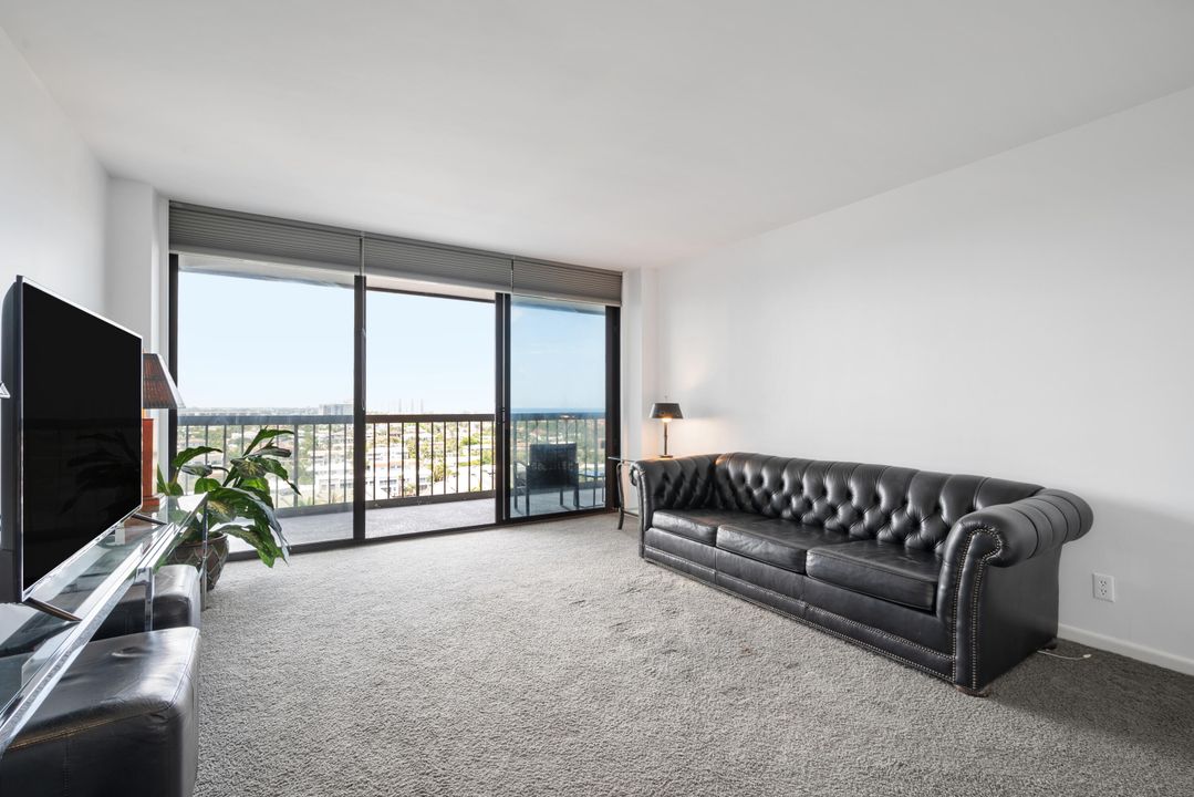Active With Contract: $790,000 (2 beds, 2 baths, 1500 Square Feet)