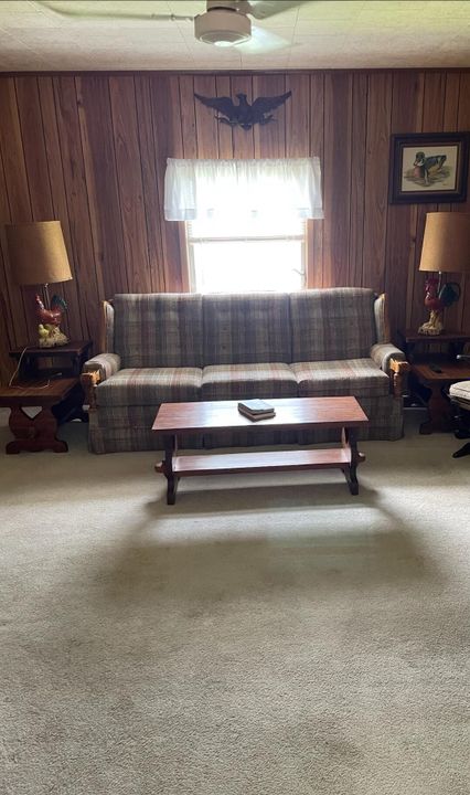 For Sale: $225,000 (2 beds, 1 baths, 1204 Square Feet)