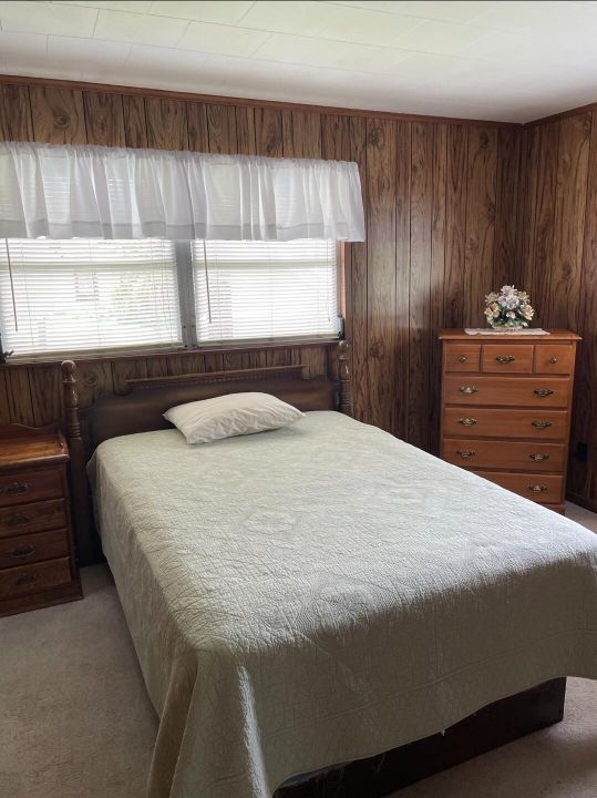 For Sale: $225,000 (2 beds, 1 baths, 1204 Square Feet)