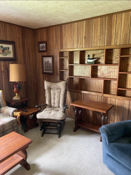 For Sale: $225,000 (2 beds, 1 baths, 1204 Square Feet)