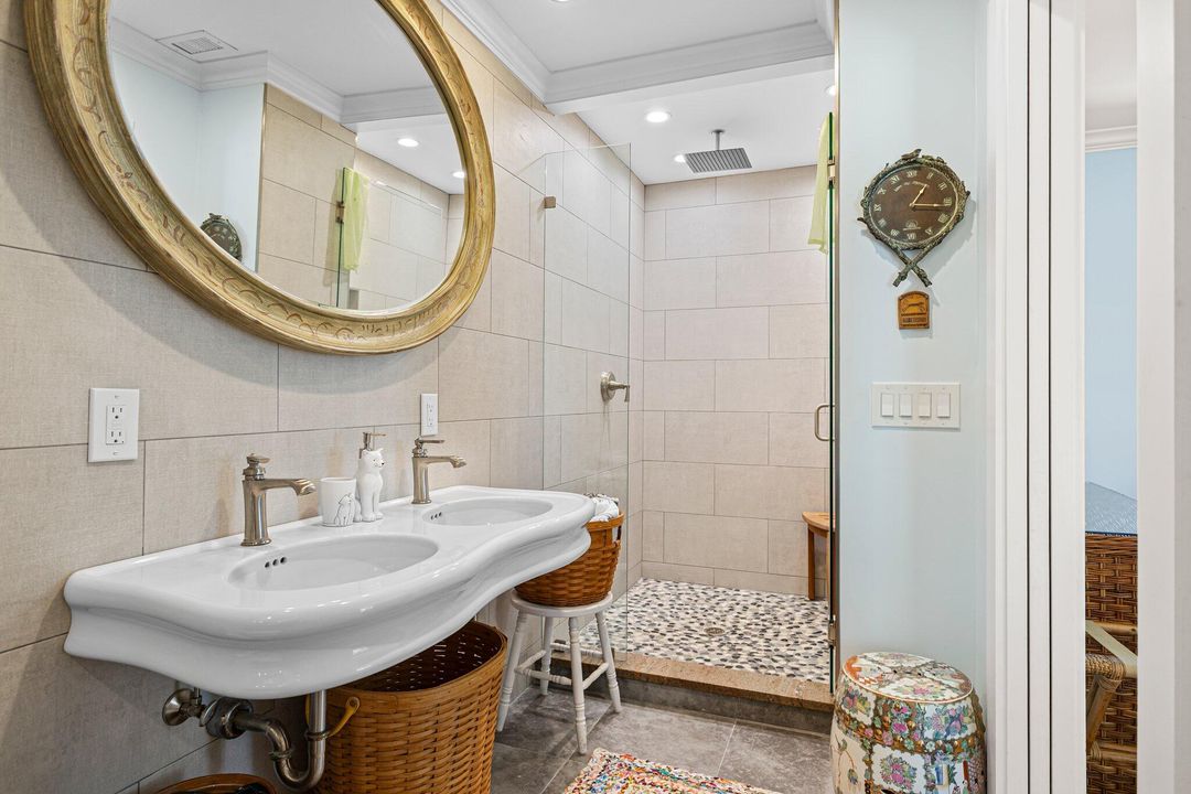 待售: $1,299,000 (4 贝兹, 3 浴室, 2493 平方英尺)