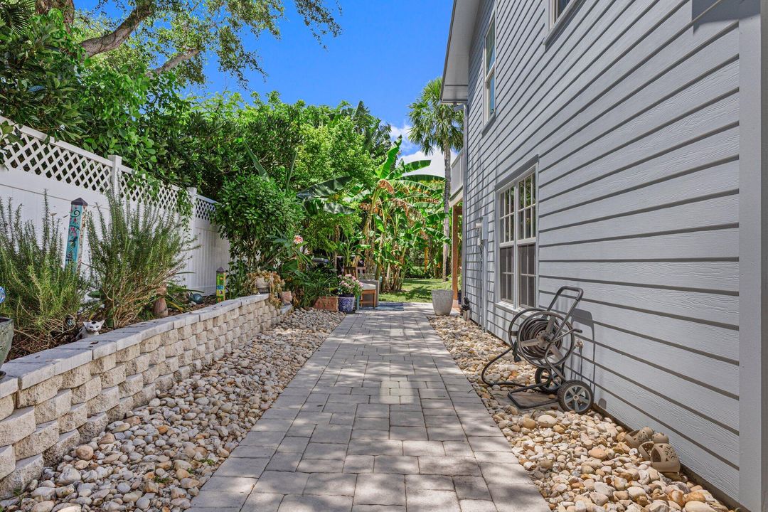 待售: $1,299,000 (4 贝兹, 3 浴室, 2493 平方英尺)