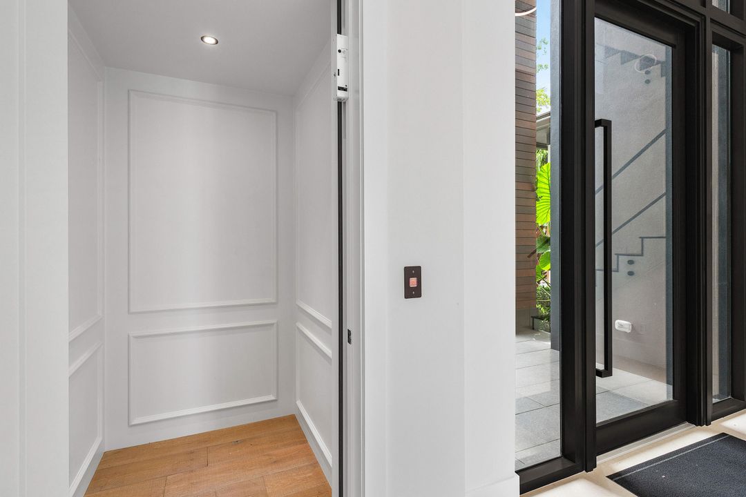 For Sale: $12,250,000 (6 beds, 6 baths, 8036 Square Feet)