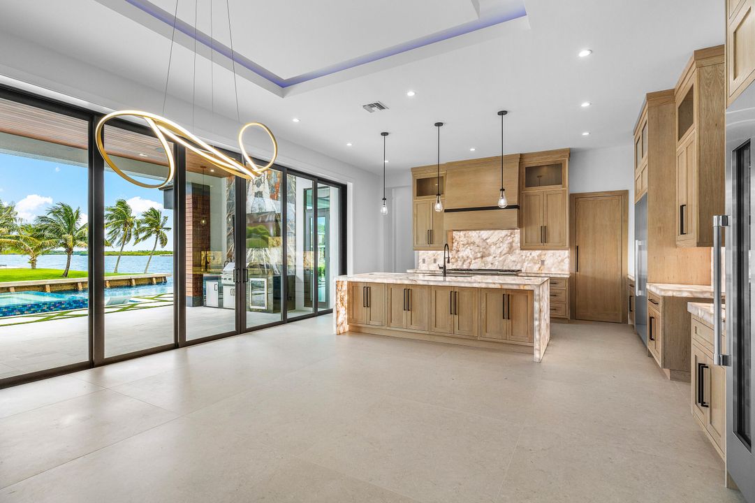 For Sale: $12,250,000 (6 beds, 6 baths, 8036 Square Feet)