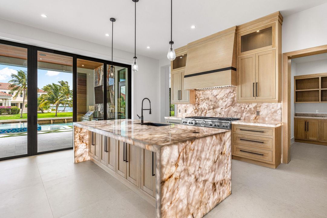 For Sale: $12,250,000 (6 beds, 6 baths, 8036 Square Feet)