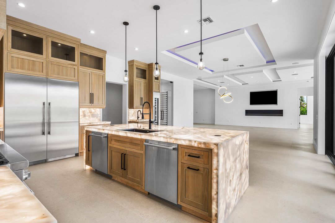 For Sale: $12,250,000 (6 beds, 6 baths, 8036 Square Feet)