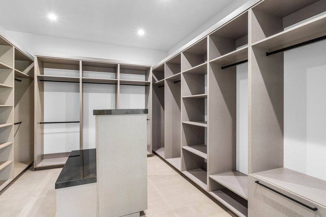 For Sale: $12,250,000 (6 beds, 6 baths, 8036 Square Feet)