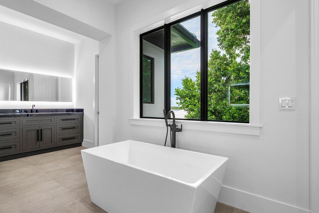 For Sale: $12,250,000 (6 beds, 6 baths, 8036 Square Feet)