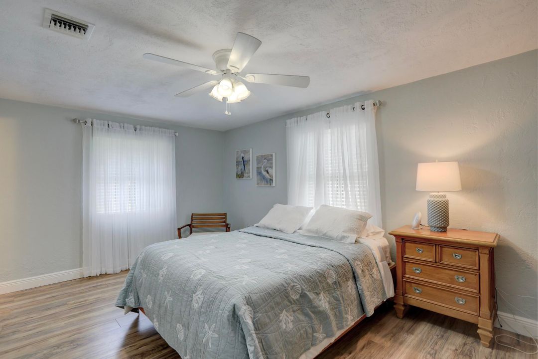 Active With Contract: $429,000 (3 beds, 2 baths, 1614 Square Feet)