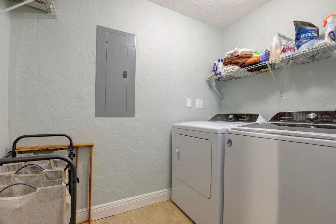 Active With Contract: $429,000 (3 beds, 2 baths, 1614 Square Feet)