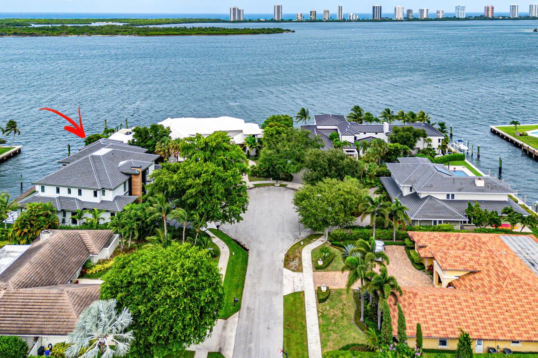 For Sale: $12,250,000 (6 beds, 6 baths, 8036 Square Feet)