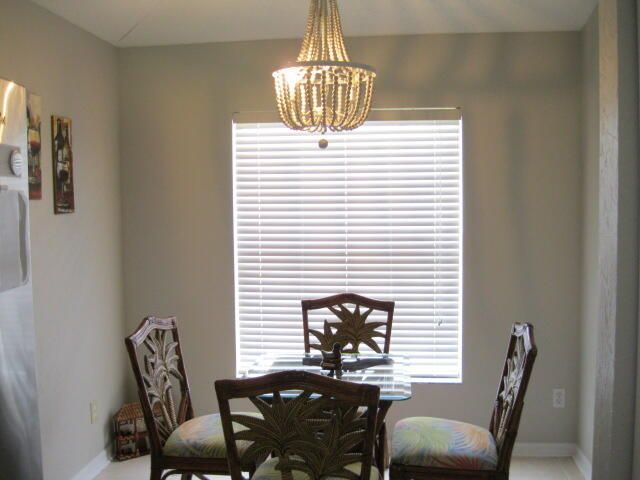 合同活跃: $2,250 (3 贝兹, 2 浴室, 1644 平方英尺)