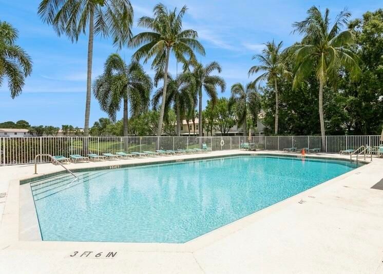 待售: $325,000 (2 贝兹, 2 浴室, 1233 平方英尺)