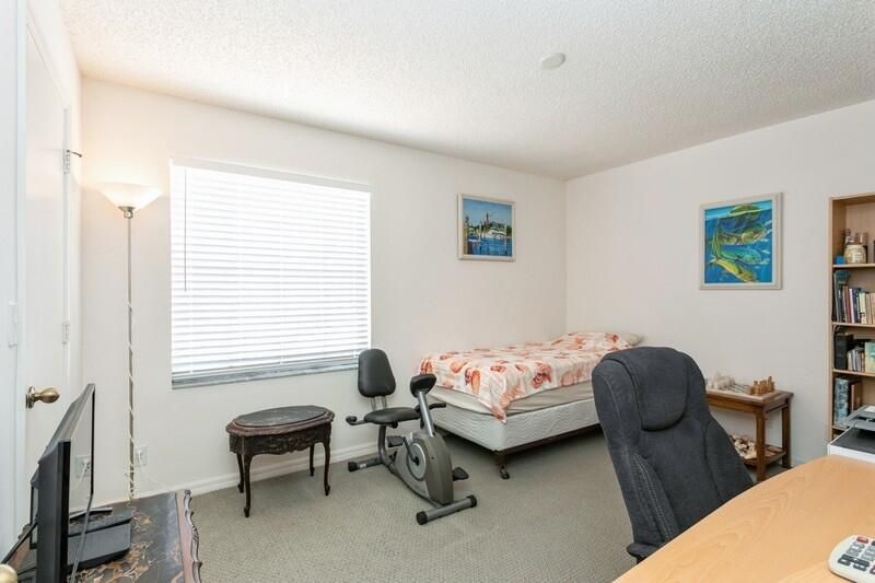 待售: $325,000 (2 贝兹, 2 浴室, 1233 平方英尺)