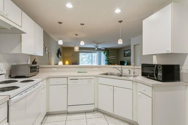 待售: $325,000 (2 贝兹, 2 浴室, 1233 平方英尺)