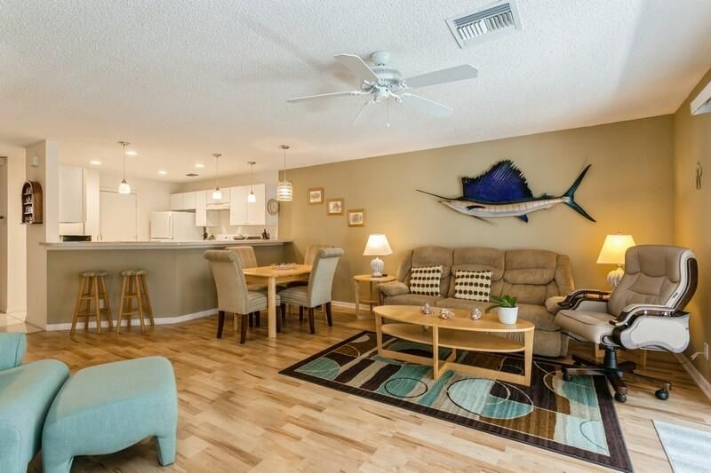 待售: $325,000 (2 贝兹, 2 浴室, 1233 平方英尺)