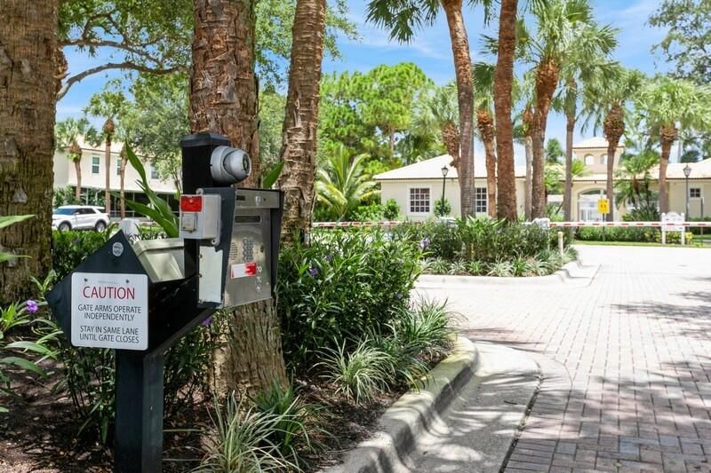 待售: $325,000 (2 贝兹, 2 浴室, 1233 平方英尺)