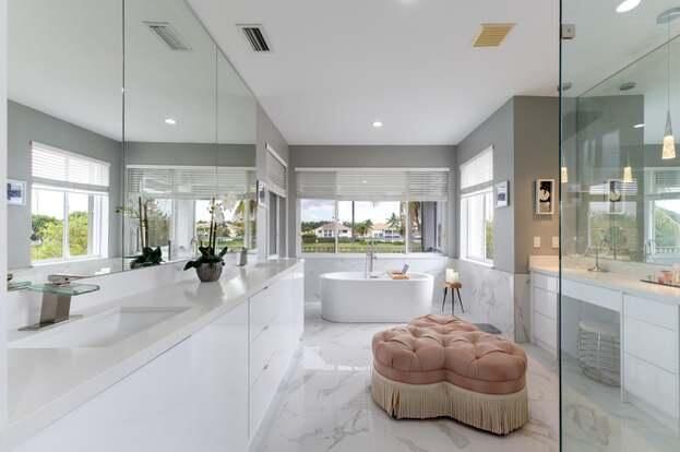 For Rent: $15,500 (5 beds, 4 baths, 4293 Square Feet)