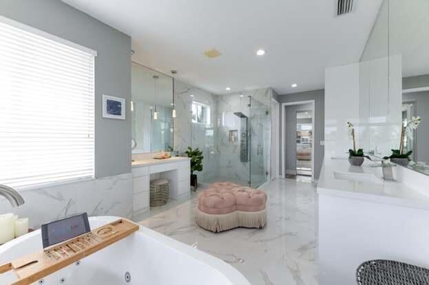 For Rent: $15,500 (5 beds, 4 baths, 4293 Square Feet)