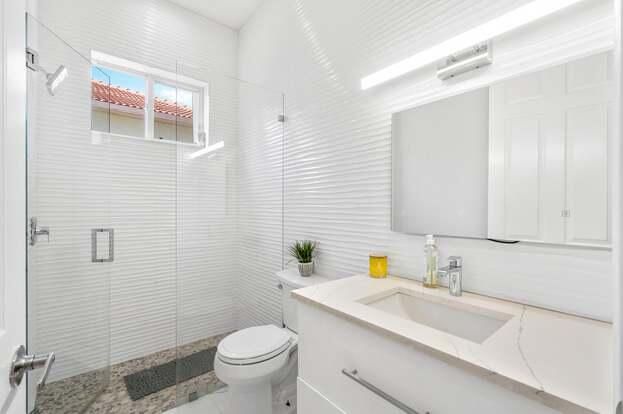 For Rent: $15,500 (5 beds, 4 baths, 4293 Square Feet)