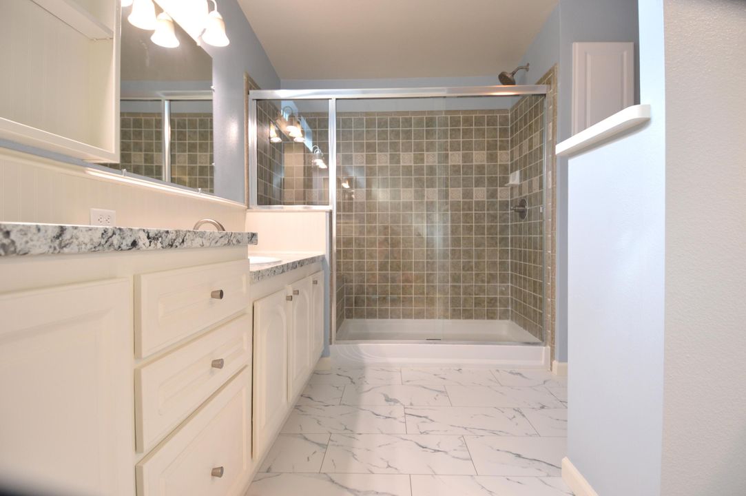 合同活跃: $350,000 (3 贝兹, 2 浴室, 1910 平方英尺)