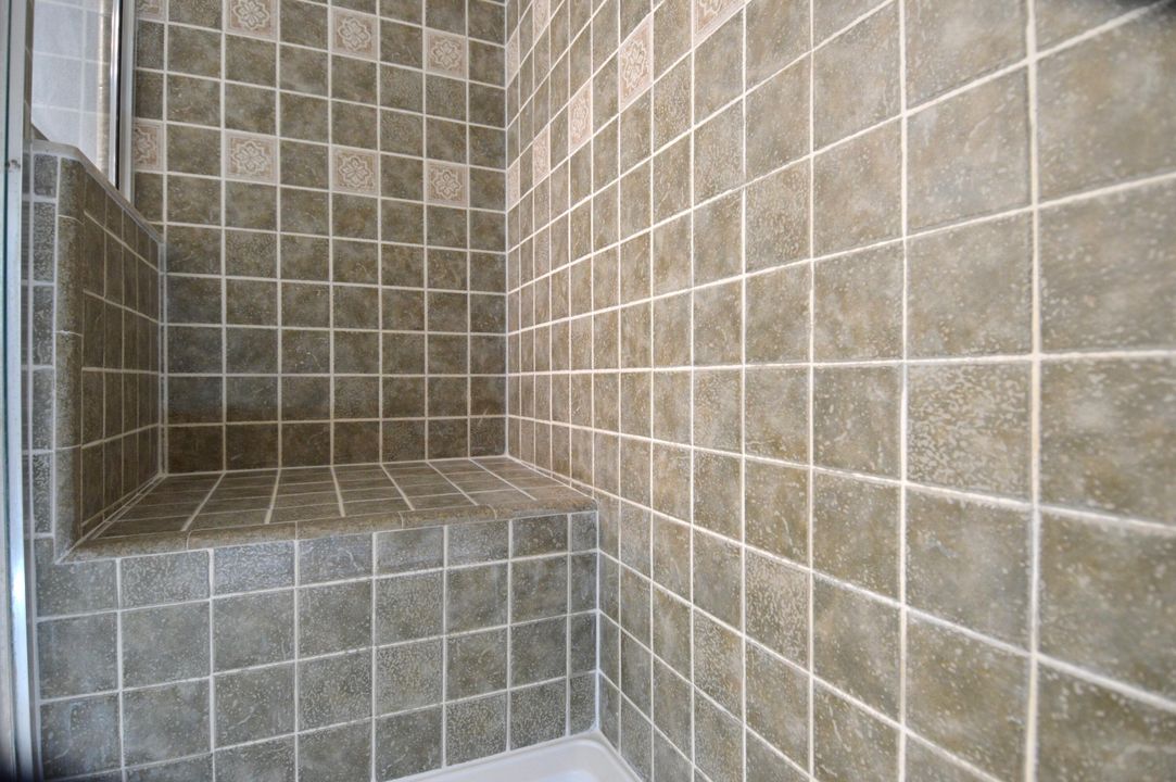 合同活跃: $350,000 (3 贝兹, 2 浴室, 1910 平方英尺)