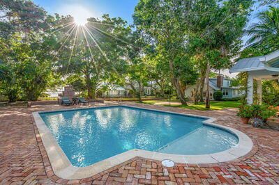 For Sale: $5,600,000 (8 beds, 7 baths, 7462 Square Feet)