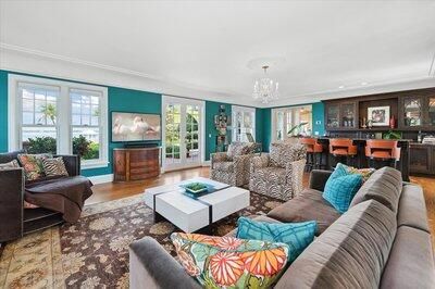 For Sale: $5,600,000 (8 beds, 7 baths, 7462 Square Feet)