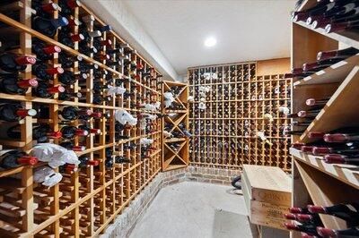 For Sale: $5,600,000 (8 beds, 7 baths, 7462 Square Feet)