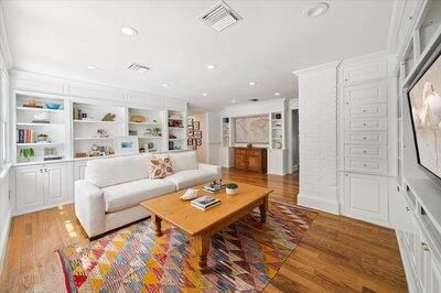 For Sale: $5,600,000 (8 beds, 7 baths, 7462 Square Feet)