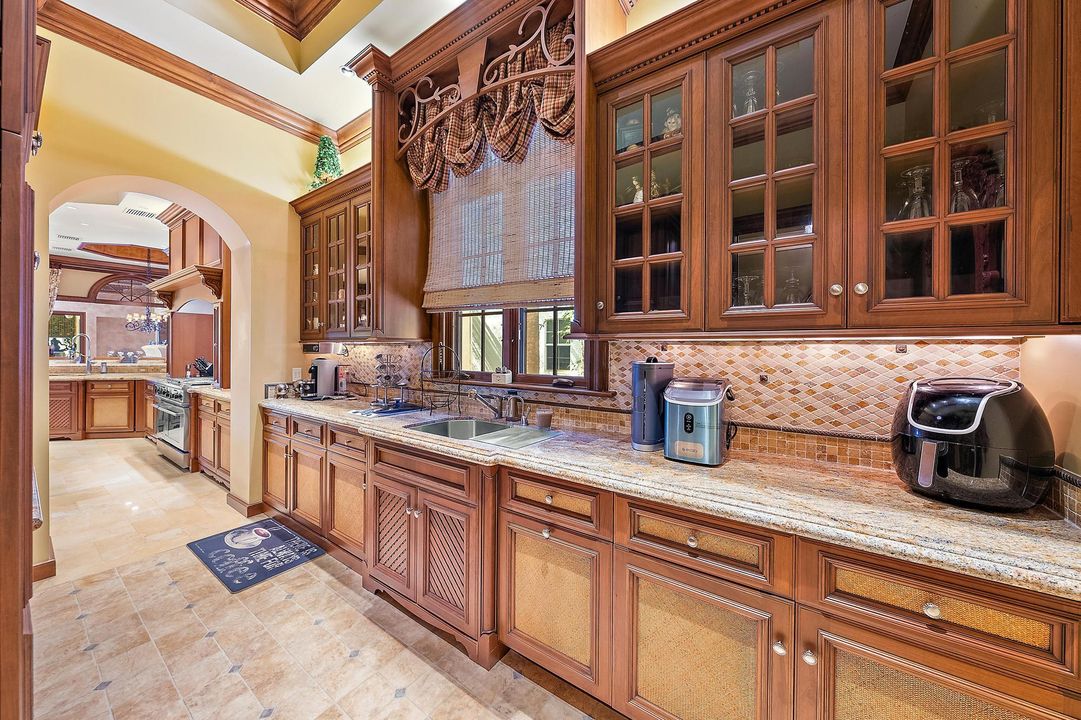 待售: $27,900,000 (7 贝兹, 10 浴室, 17440 平方英尺)